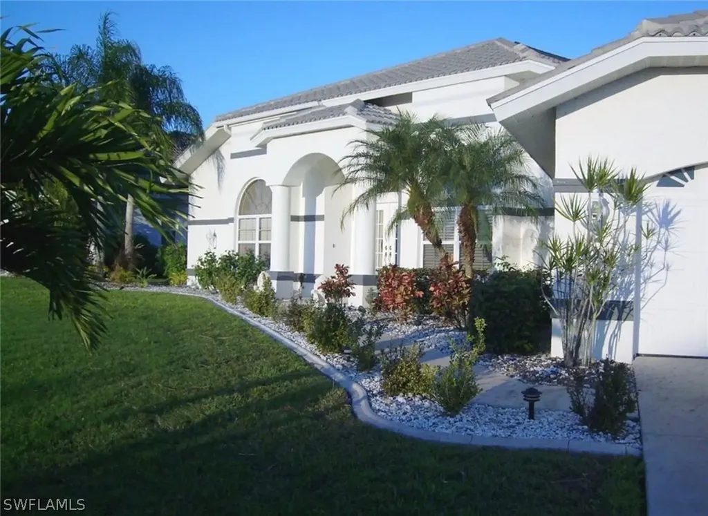 3931 Oasis Boulevard Cape Coral FL 33914