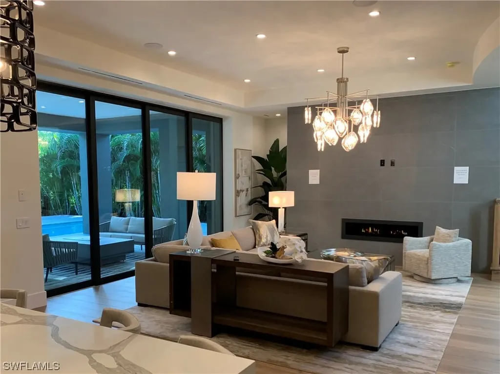 808 Myrtle Terrace Naples FL 34103