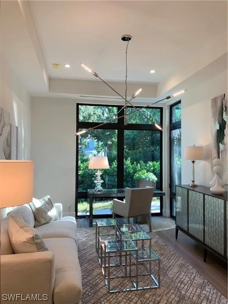 808 Myrtle Terrace Naples FL 34103