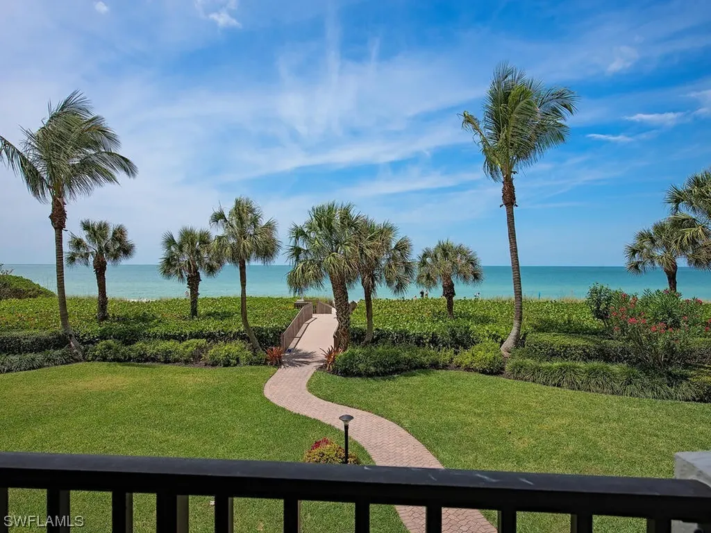 Naples FL, 10475 Gulf Shore Drive, Unit 112