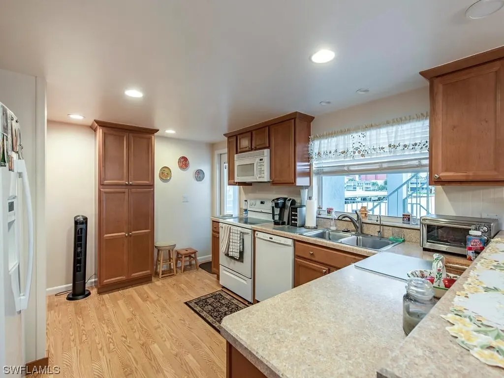 1100 8th Avenue S Naples FL 34102