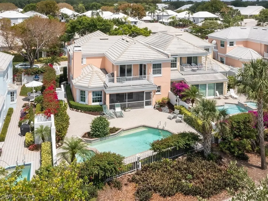 818 Rue Deville Naples FL 34108