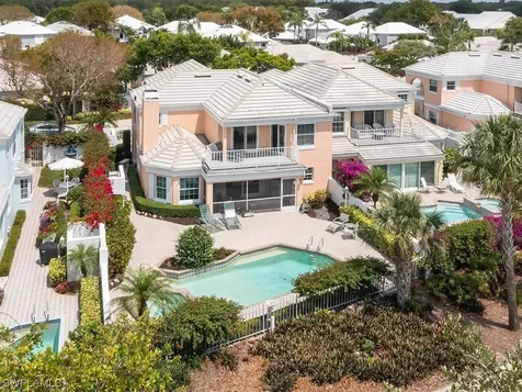 818 Rue Deville Naples FL 34108