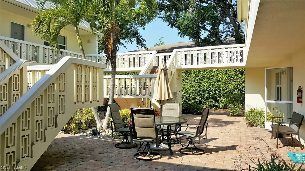 780 10th Avenue S Naples FL 34102
