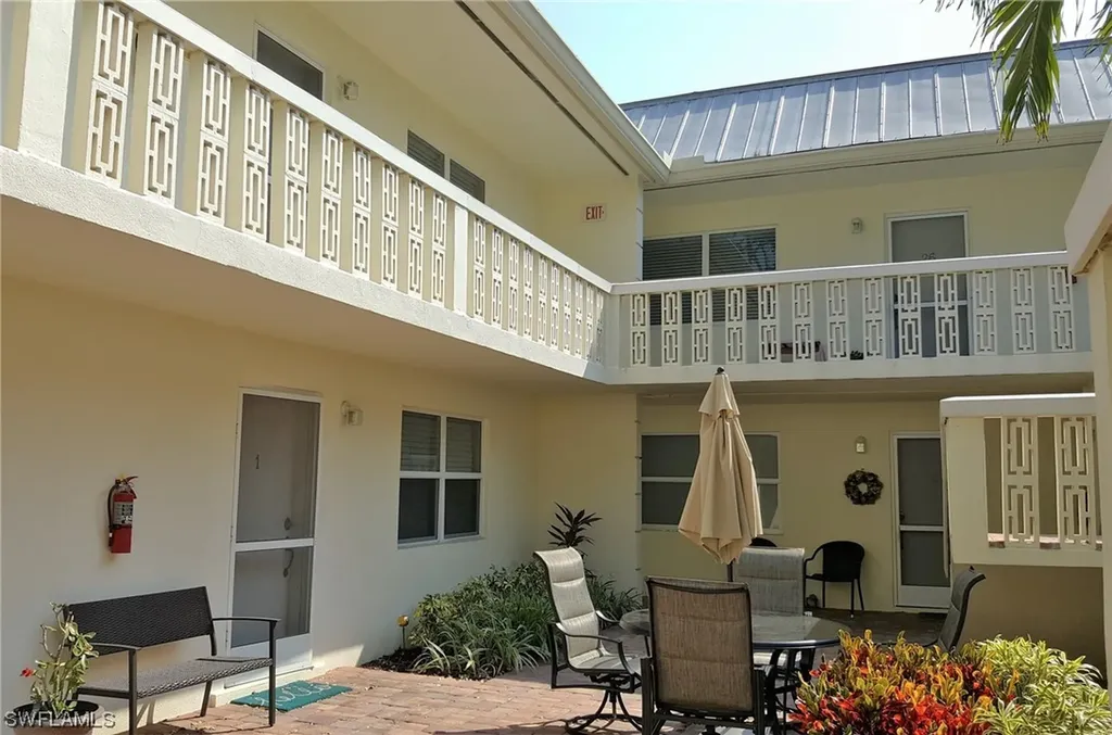 780 10th Avenue S Naples FL 34102
