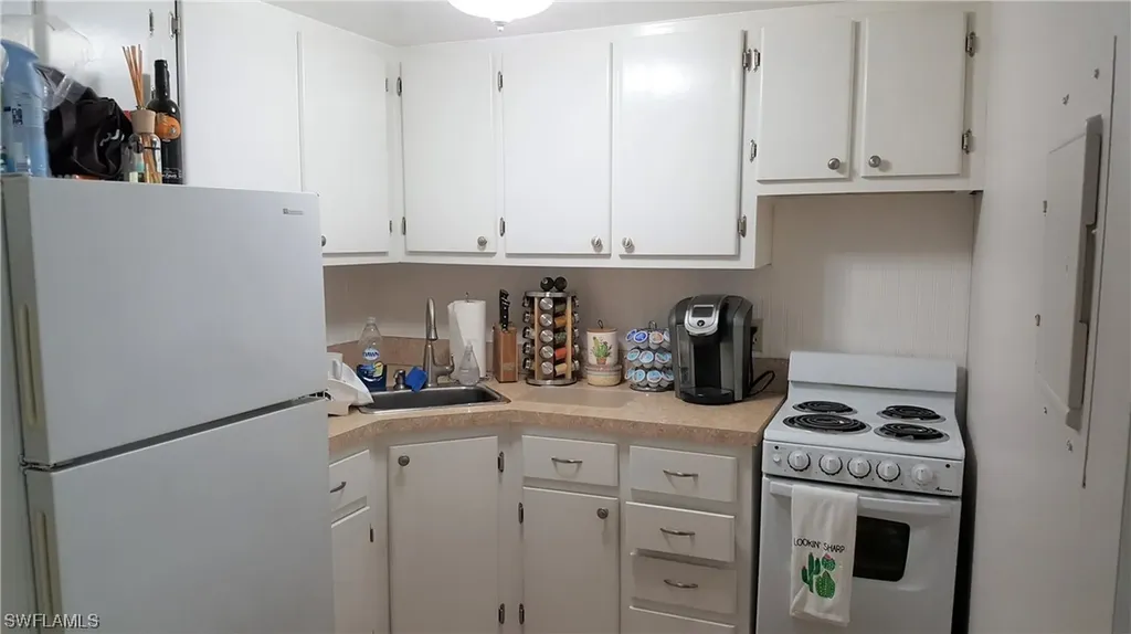 780 10th Avenue S Naples FL 34102