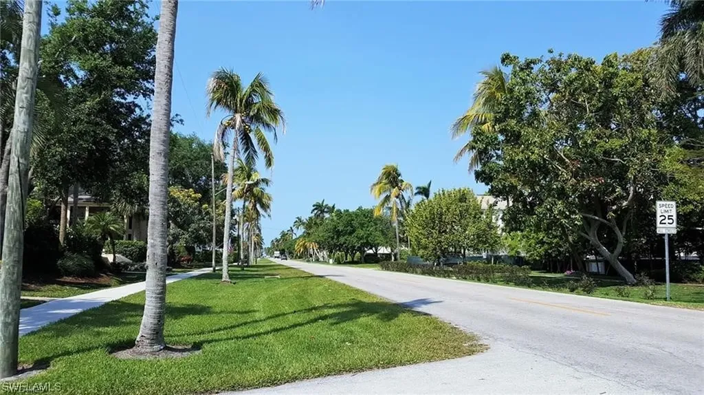 780 10th Avenue S Naples FL 34102