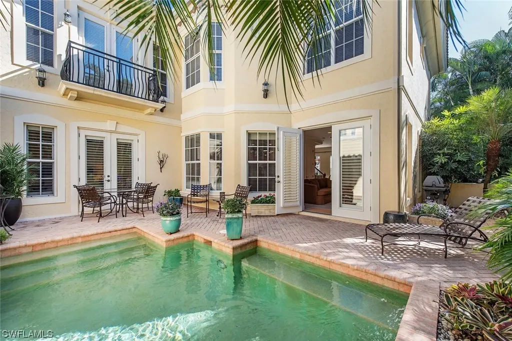 212 4th Street S Naples FL 34102
