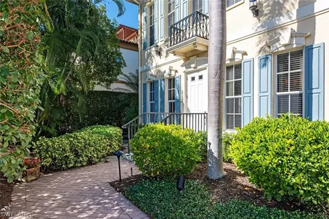 212 4TH Street S Naples FL 34102