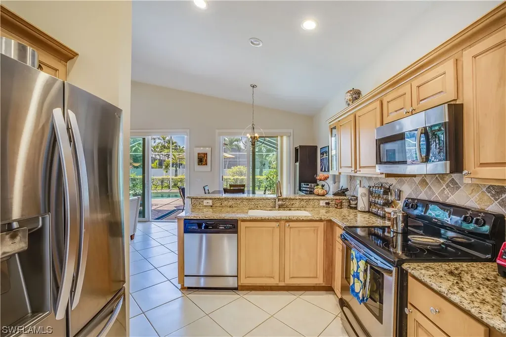 276 Glen Eagle Circle Naples FL 34104