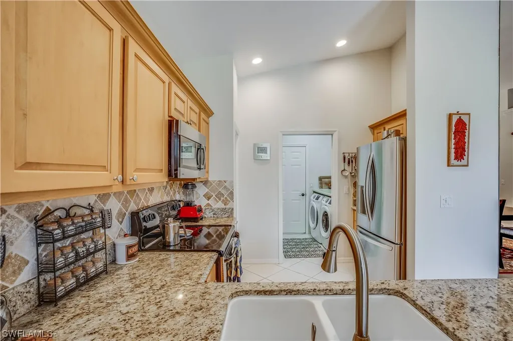 276 Glen Eagle Circle Naples FL 34104