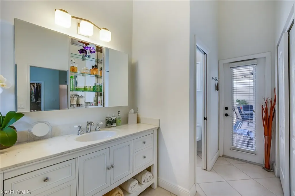 276 Glen Eagle Circle Naples FL 34104