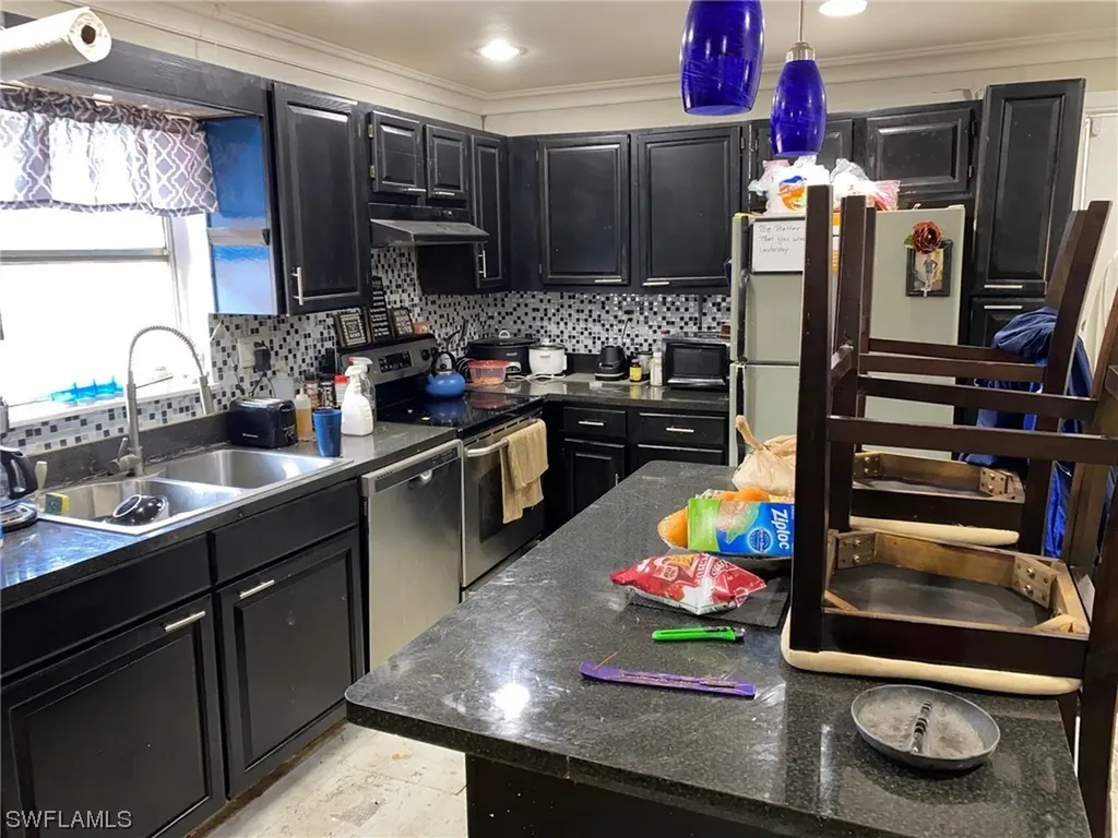 171 3rd Street Naples FL 34113