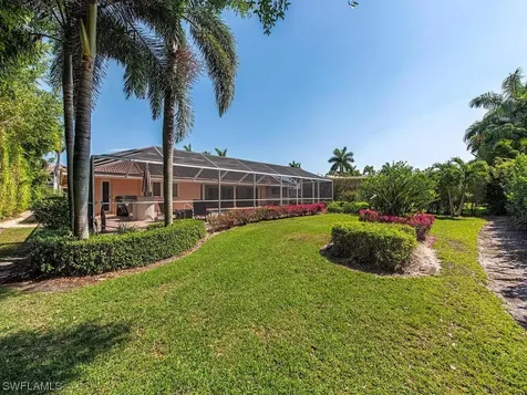560 Neapolitan Way Naples FL 34103