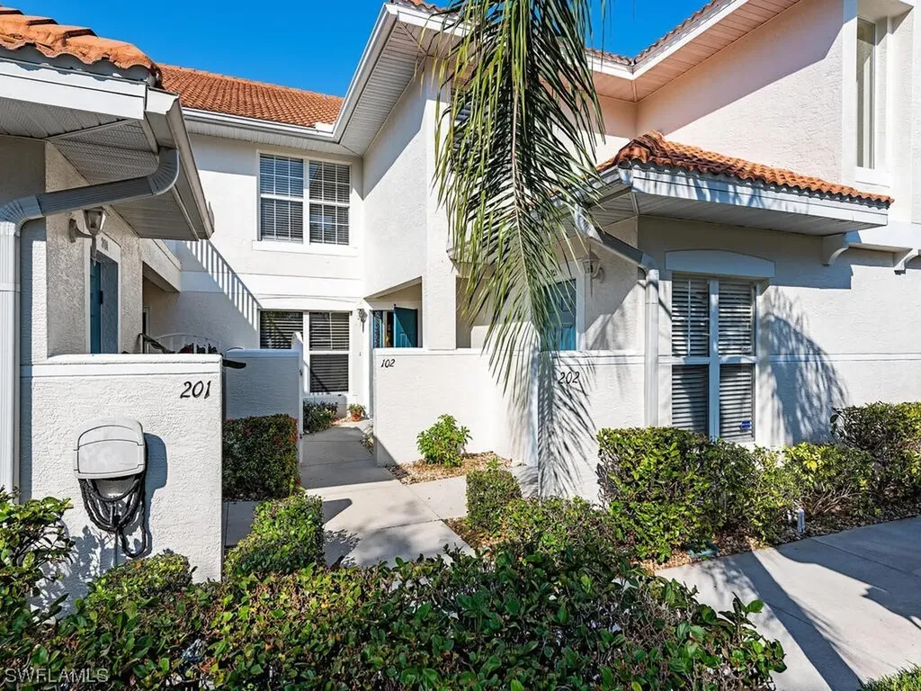 5045 Cedar Springs Drive Naples FL 34110