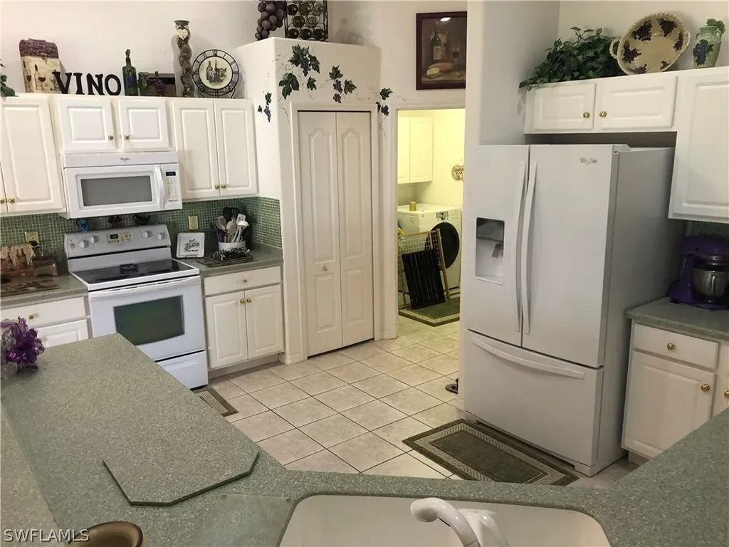 1402 SE 2nd Street Cape Coral FL 33990