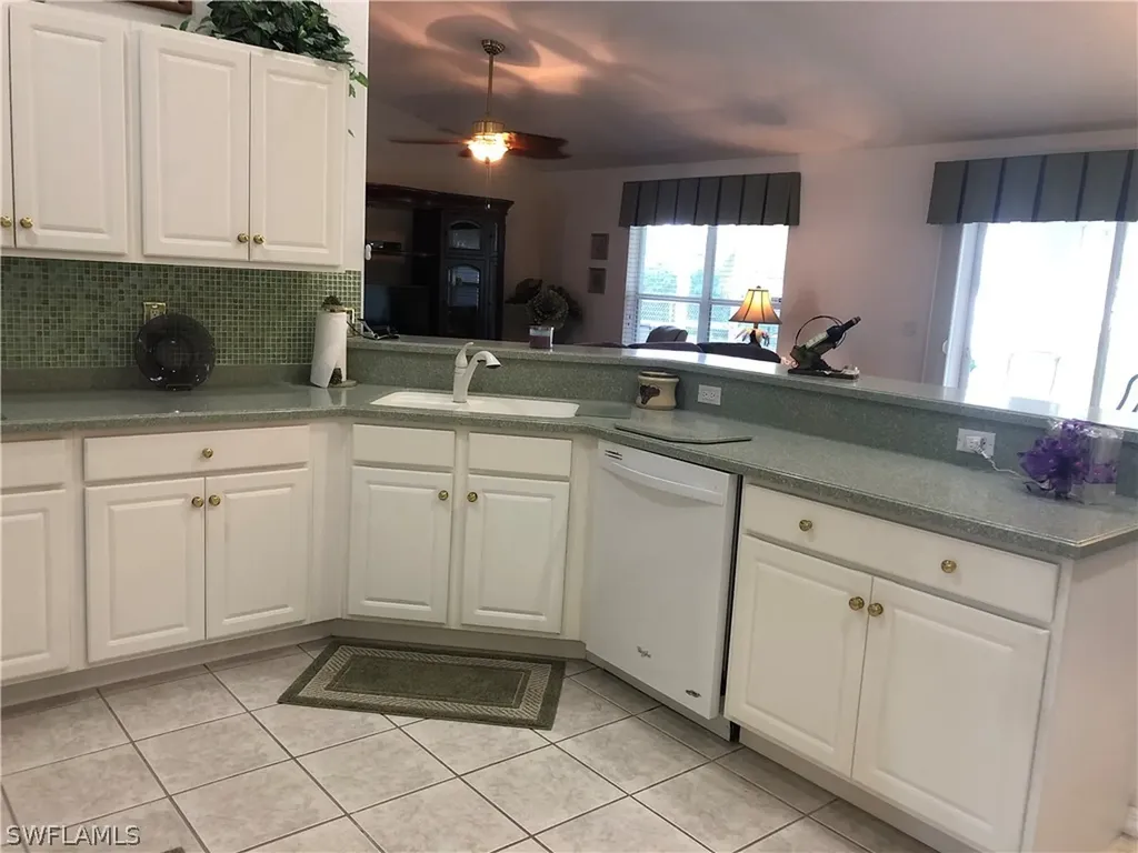1402 SE 2nd Street Cape Coral FL 33990