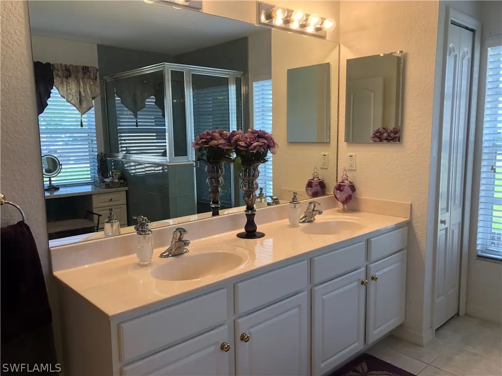 1402 SE 2nd Street Cape Coral FL 33990