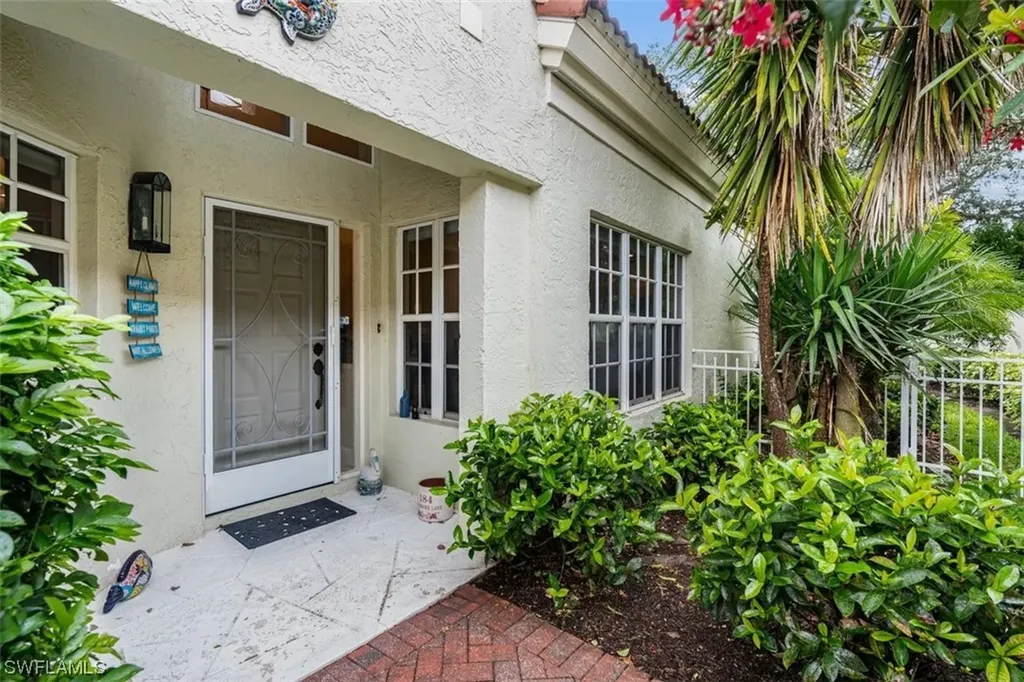 184 Livermore Lane Naples FL 34119