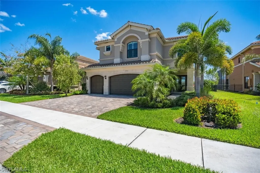 Naples FL, 13902 Luna Drive