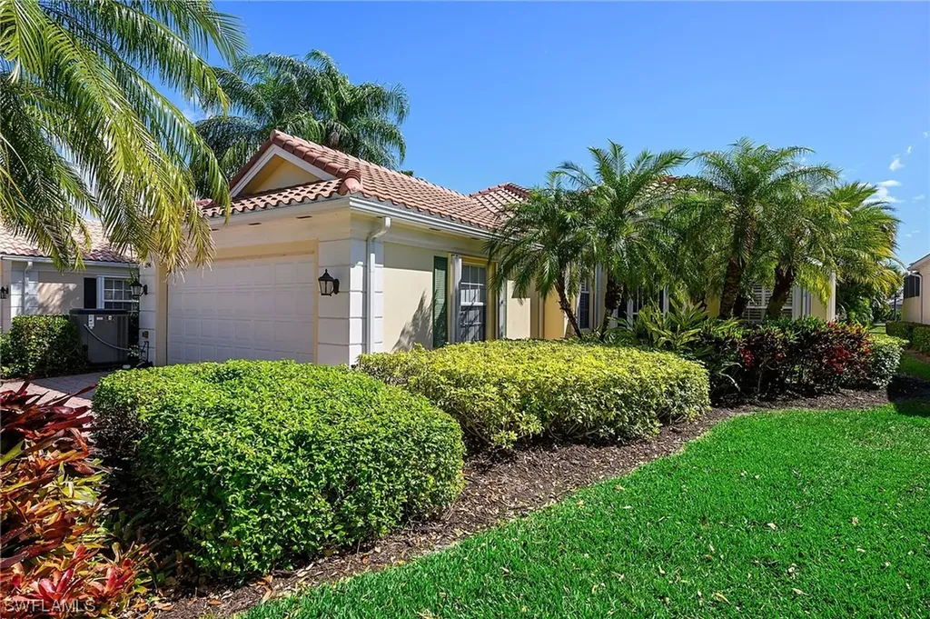 Naples FL, 5296 Hawkesbury Way