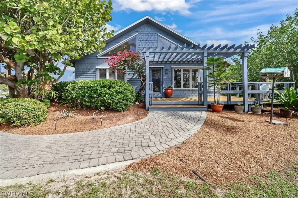 7671 Pineland Road Bokeelia FL 33922