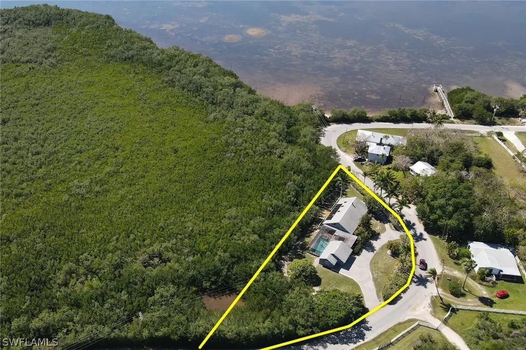 7671 Pineland Road Bokeelia FL 33922