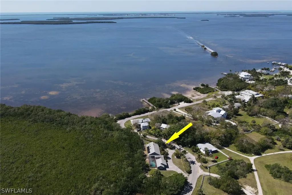 7671 Pineland Road Bokeelia FL 33922