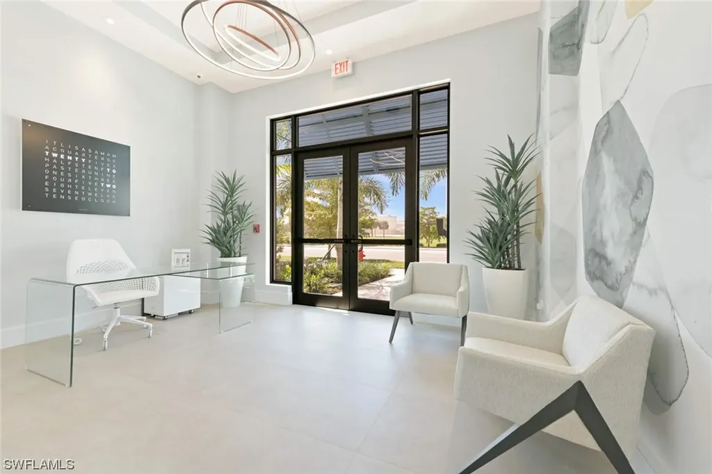 101 8th Street S Naples FL 34102