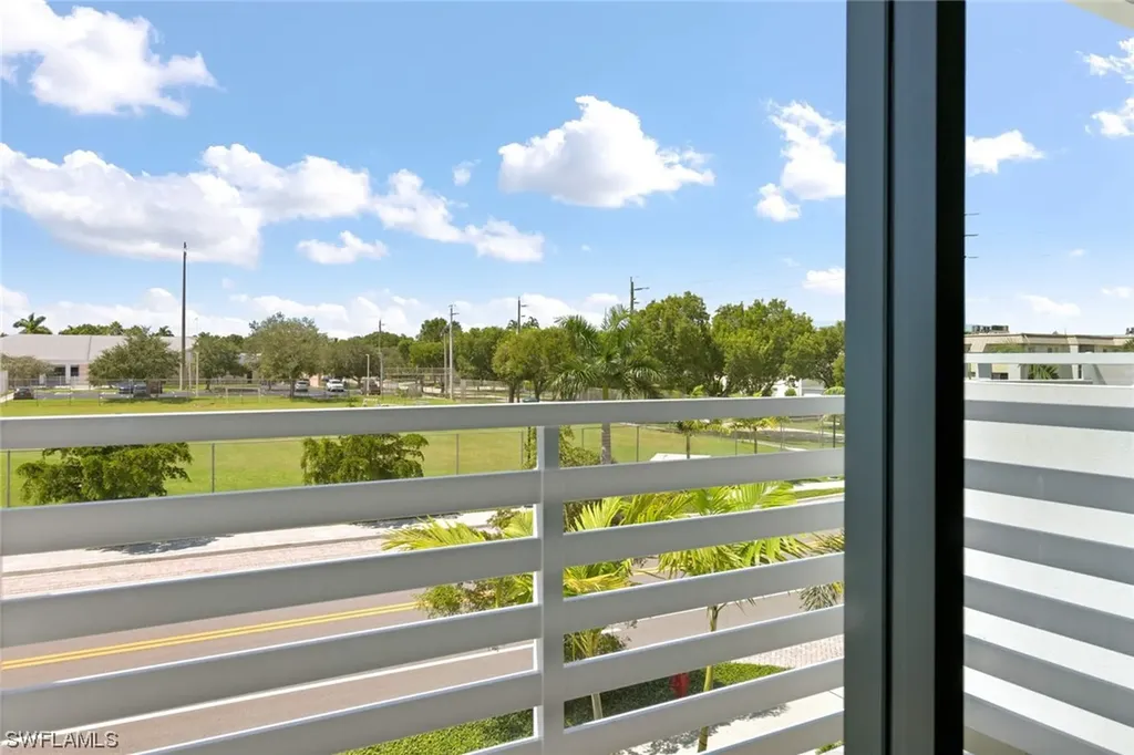 101 8th Street S Naples FL 34102