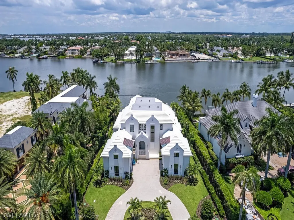 625 Kings Town Drive Naples FL 34102