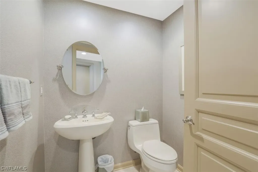 1050 Borghese Lane Naples FL 34114