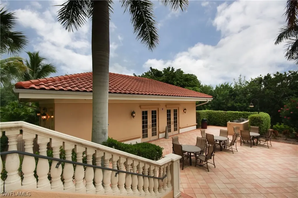 1050 Borghese Lane Naples FL 34114