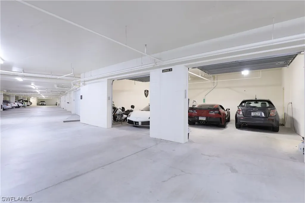 1050 Borghese Lane Naples FL 34114