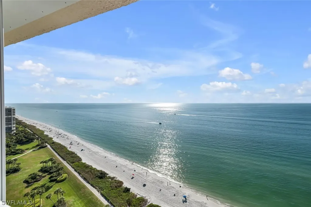 Naples FL, 4301 Gulf Shore Boulevard N, Unit PH-3