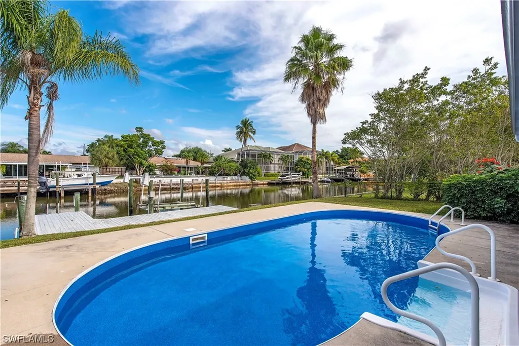 Naples FL, 453 Germain Avenue