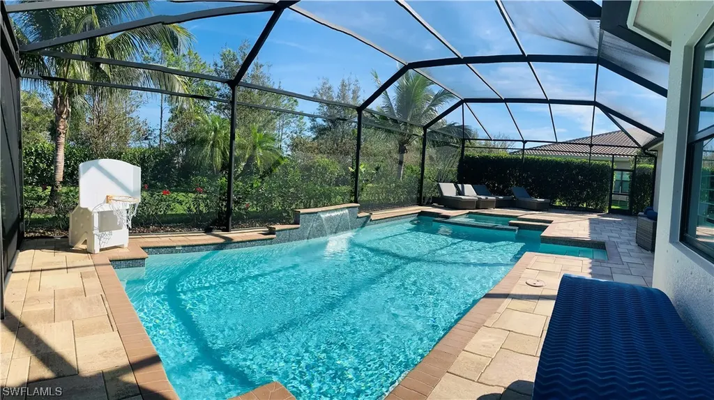3959 Bering Court Naples FL 34119