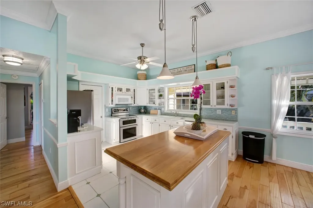 203 San Mateo Drive Bonita Springs FL 34134