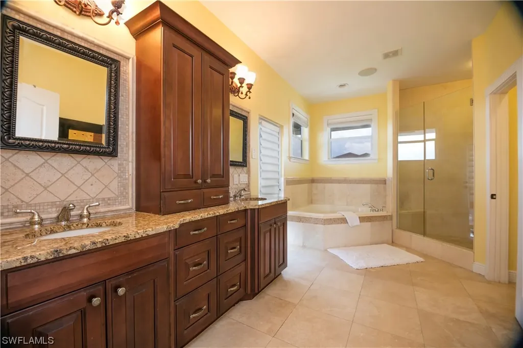 2847 Coach House Way Naples FL 34105