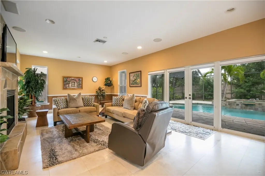 2847 Coach House Way Naples FL 34105
