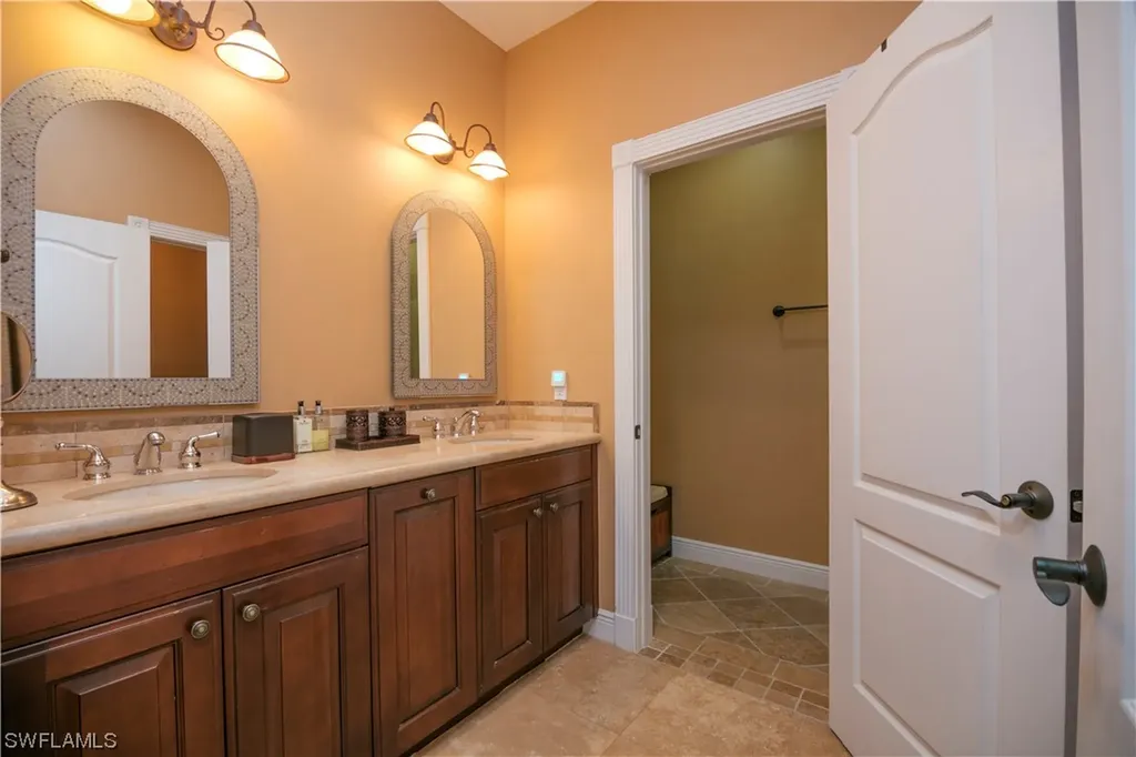 2847 Coach House Way Naples FL 34105