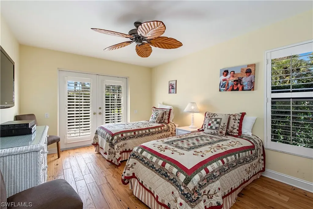 404 Charleswood Lane Naples FL 34105