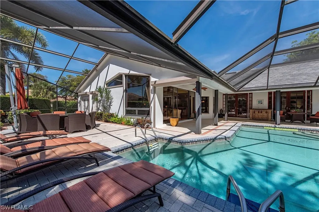 404 Charleswood Lane Naples FL 34105