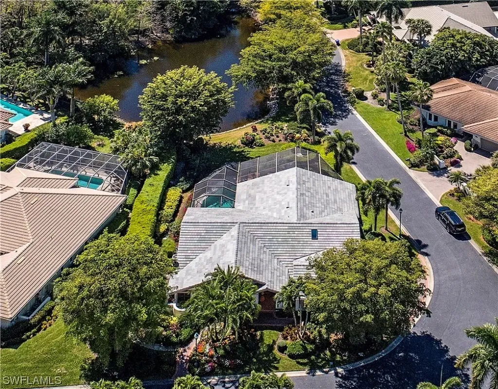 404 Charleswood Lane Naples FL 34105