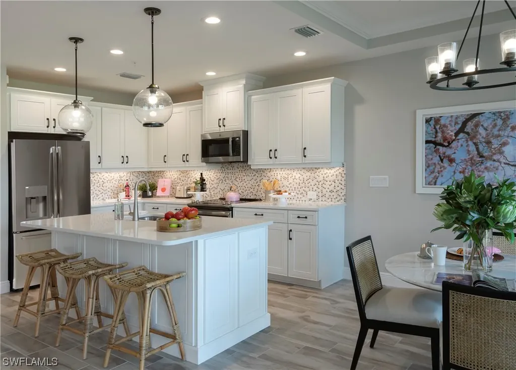 2543 Seychelles Drive Naples FL 34112