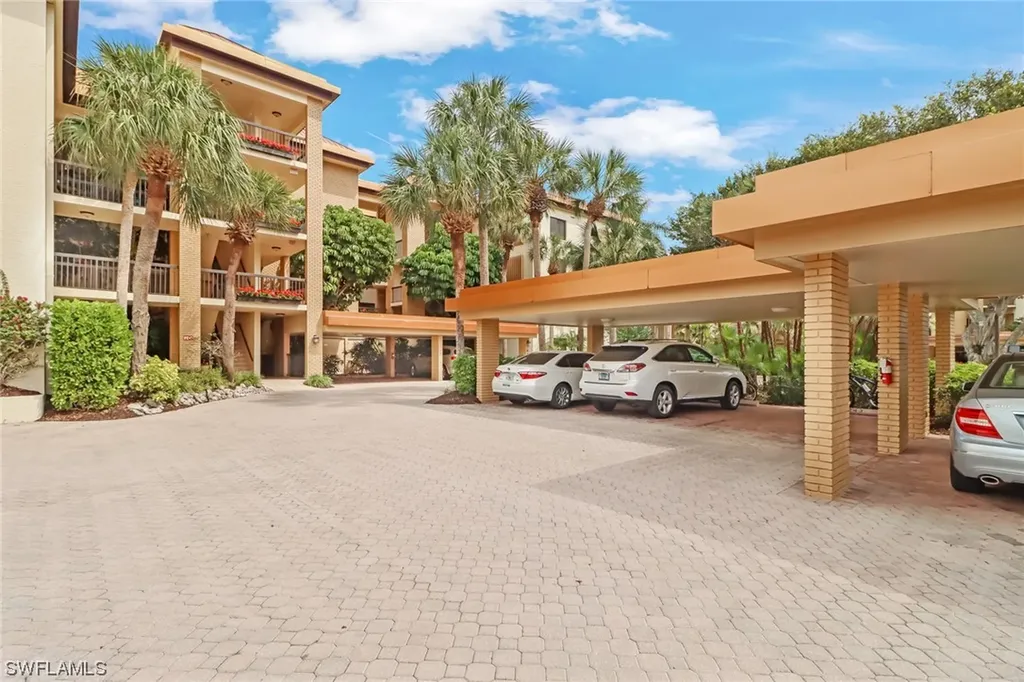 Naples FL, 6770 Pelican Bay Boulevard, Unit 213