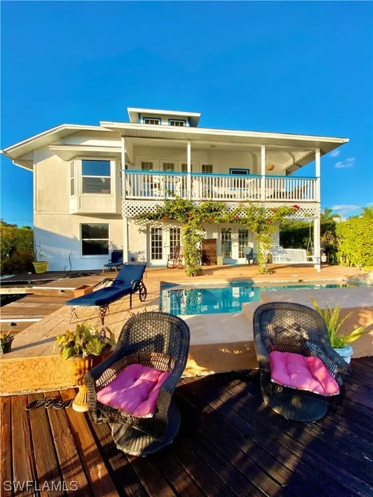 2736 Gulfview Drive Naples FL 34112