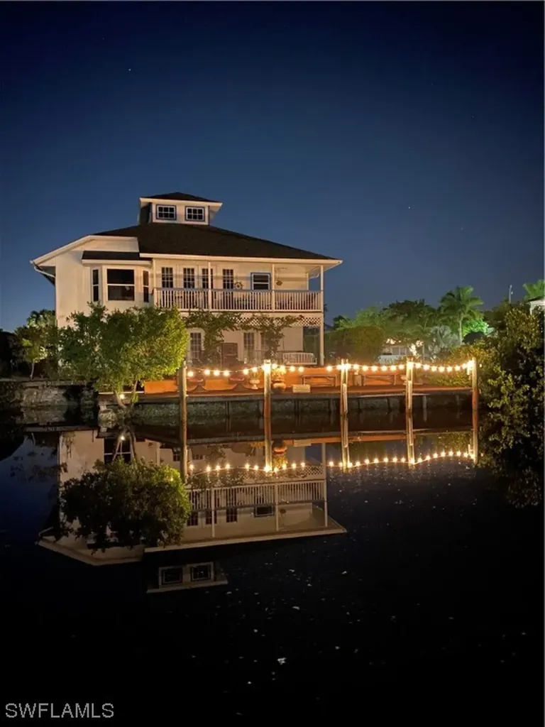 2736 Gulfview Drive Naples FL 34112