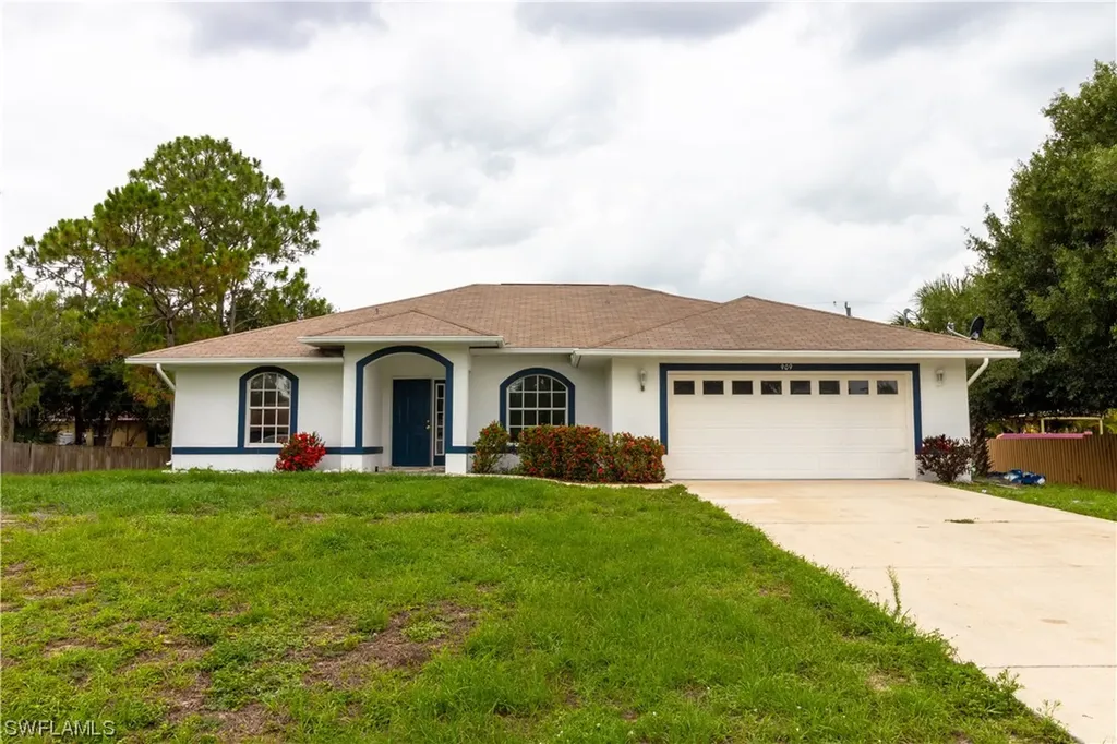 909 Albany Avenue Lehigh Acres FL 33971