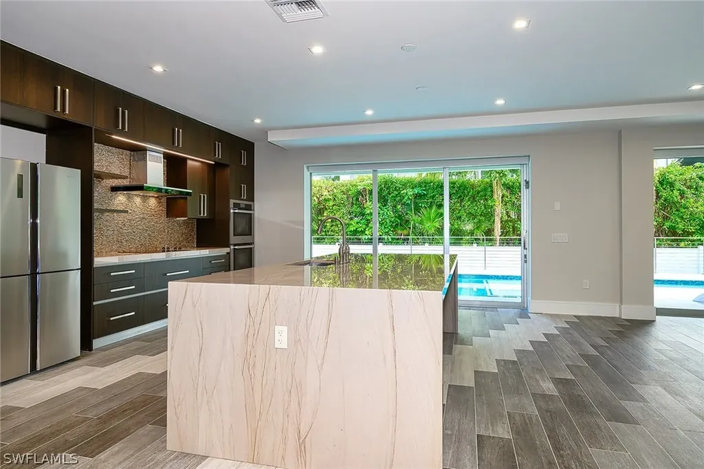 3868 Crayton Road Naples FL 34103